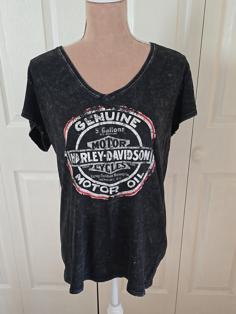 Womens XL Harley-Davidson Black V-Neck Graphic Tee with White & Red Logo